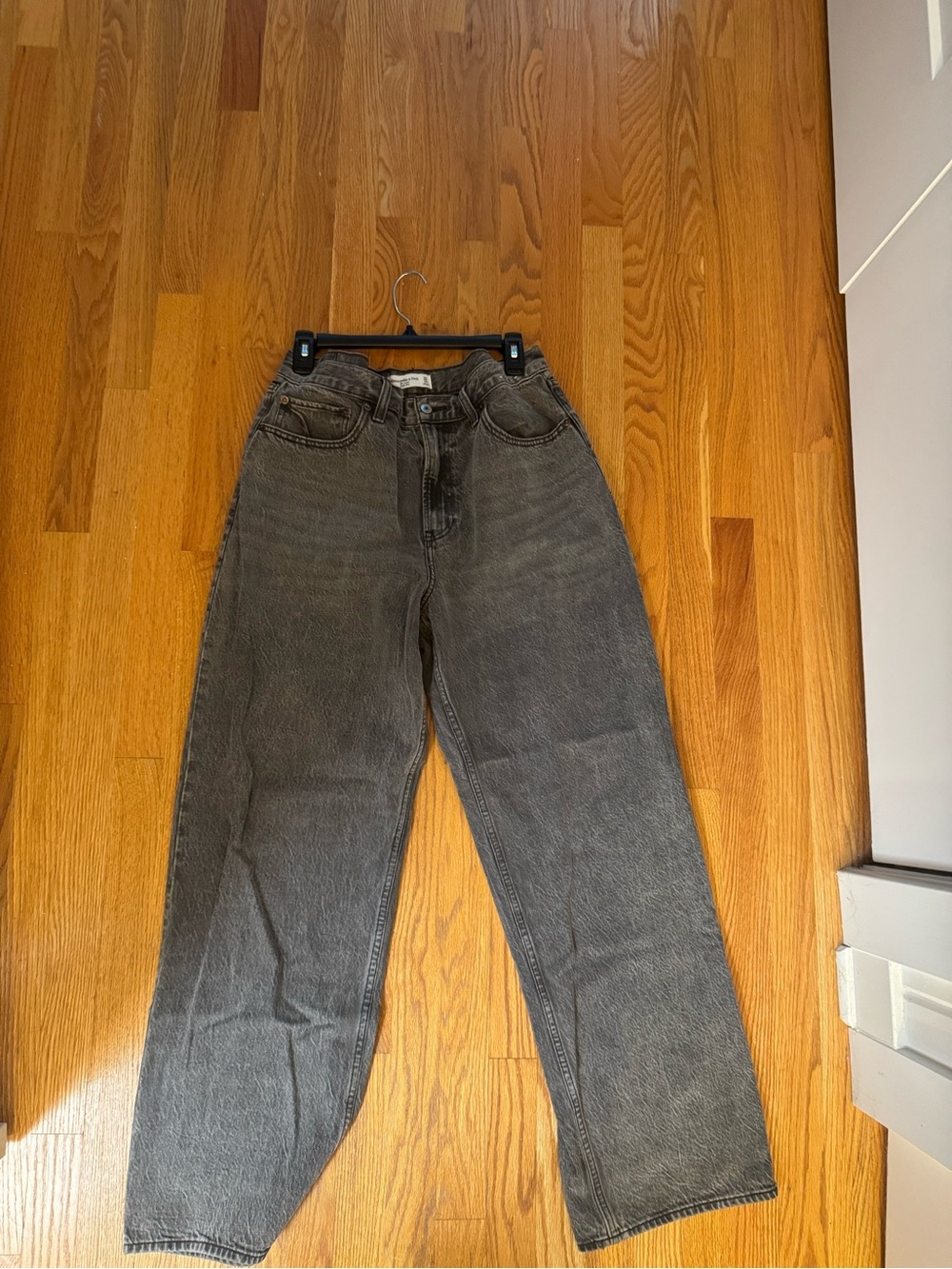 Abercrombie The Loose High Rise Gray Straight-Leg Jeans